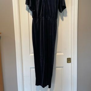 Navy velvet v neck  jumpsuit